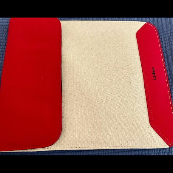 LL bean ipad case. Limited edition. Brand new, never used. - Picture 2 of 5